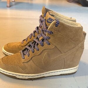 Nike Women's Sky Hi Dunks Sneakers